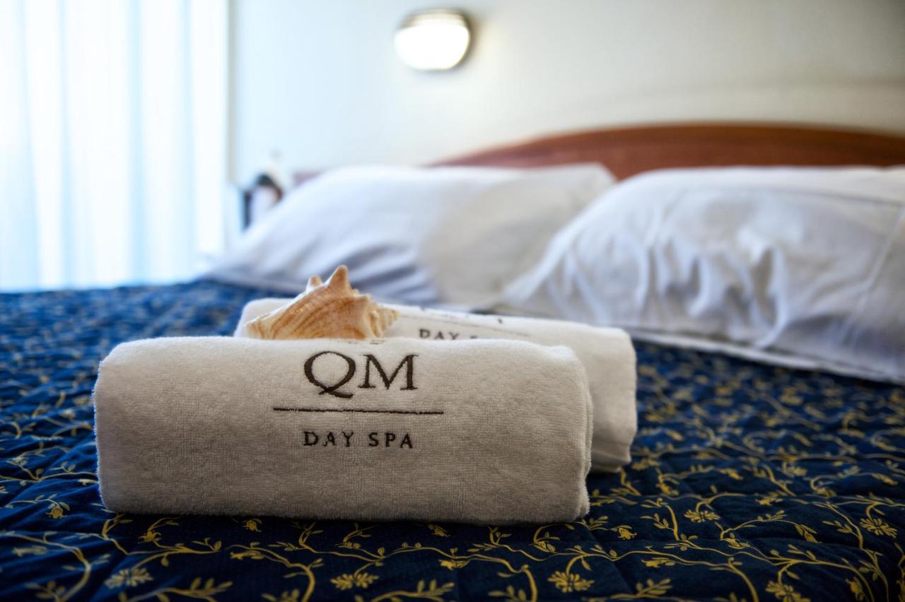 Hotel Queen Mary Cattolica Kültér fotó