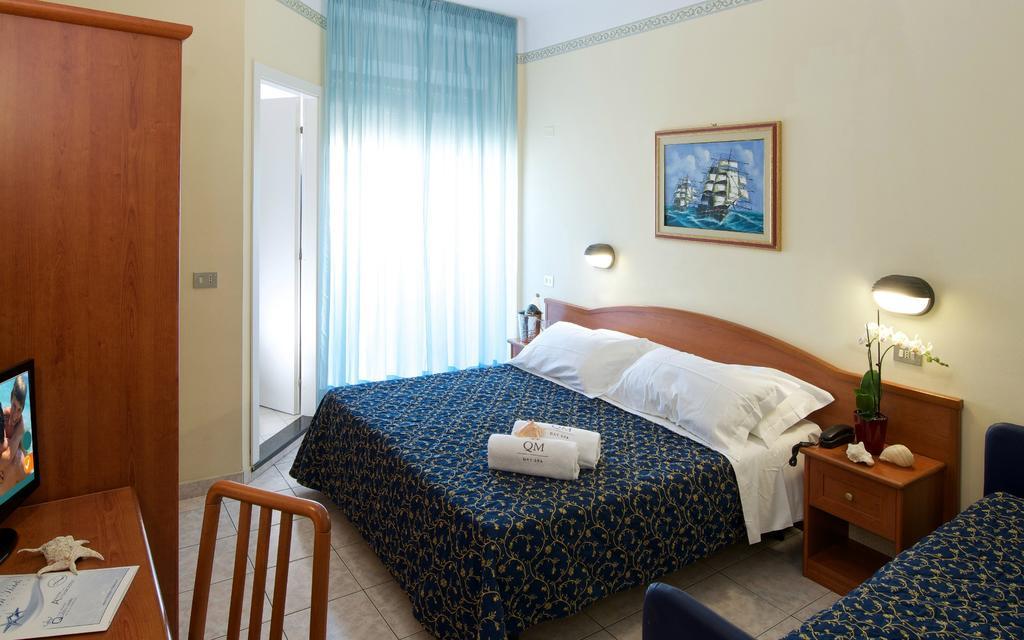 Hotel Queen Mary Cattolica Szoba fotó
